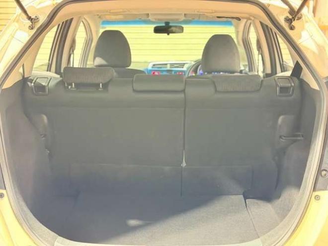 フィット1.3 13G Fパッケージ 4WD　防錆塗装4WDスマキーCD 1300