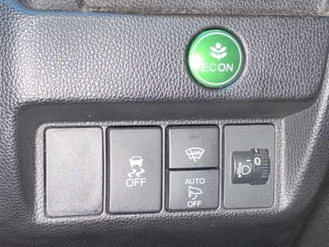 フィット1.3 13G Fパッケージ 4WD　防錆塗装4WDスマキーCD 1300