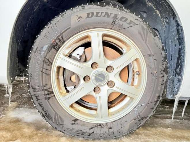 セレナ2.0 20S 4WD　防錆塗装4WDキーレスTVナビBカメ夏冬タイヤETC 2000