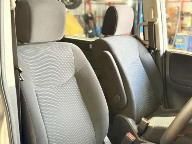 セレナ2.0 20S 4WD　防錆塗装4WDキーレスTVナビBカメ夏冬タイヤETC 2000