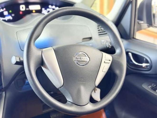 セレナ2.0 20S 4WD　防錆塗装4WDキーレスTVナビBカメ夏冬タイヤETC 2000