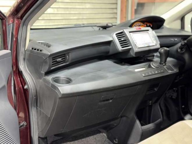 フリード1.5 G Lパッケージ 4WD　防錆塗装4WDキーレスナビ 1500