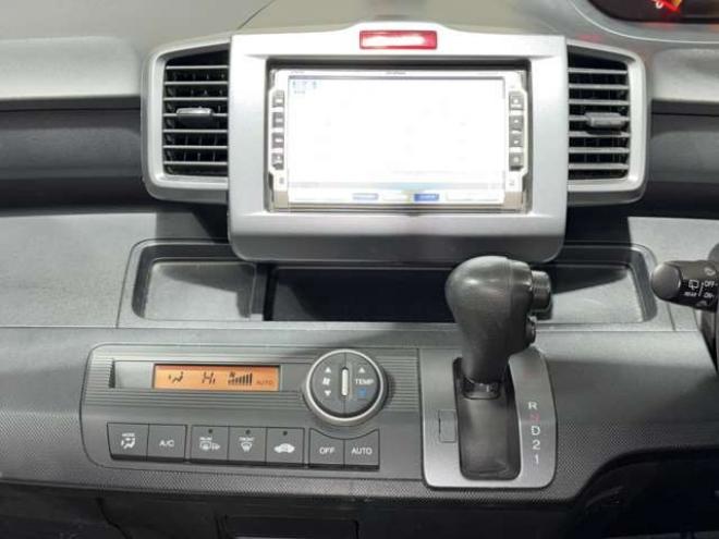 フリード1.5 G Lパッケージ 4WD　防錆塗装4WDキーレスナビ 1500