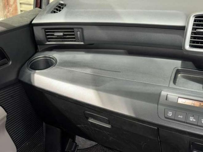 フリード1.5 G Lパッケージ 4WD　防錆塗装4WDキーレスナビ 1500