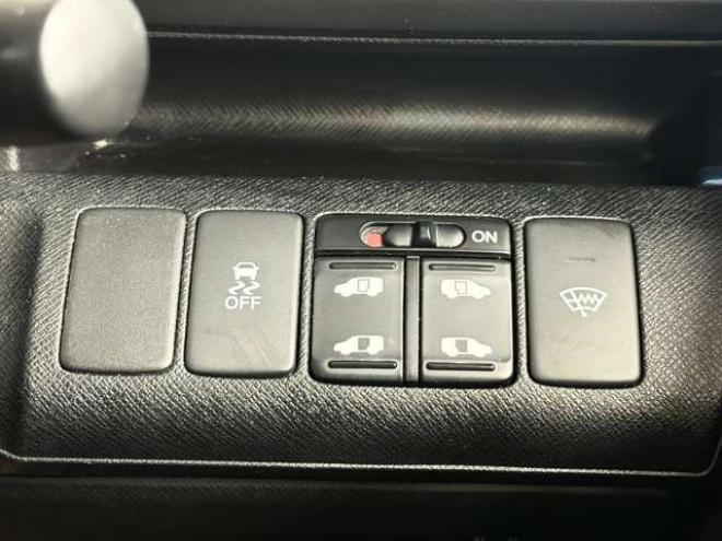 ステップワゴン2.0 スパーダ Z 4WD　防錆塗装4WDTVナビBカメエンスタ 2000