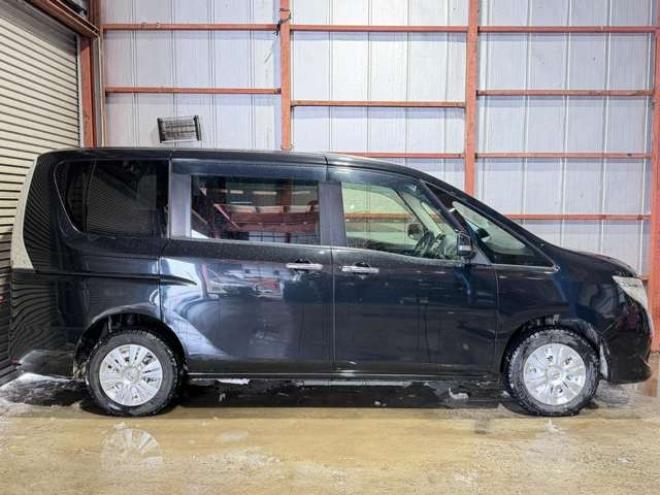 セレナ2.0 20X Vセレクション+Safety 4WD　防錆塗装4WDTVナビBカメETCエンスタ夏冬タイヤ 2000