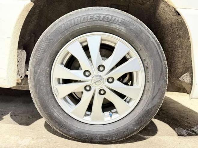 セレナ2.0 ハイウェイスター 4WD　防錆塗装4WD 2000