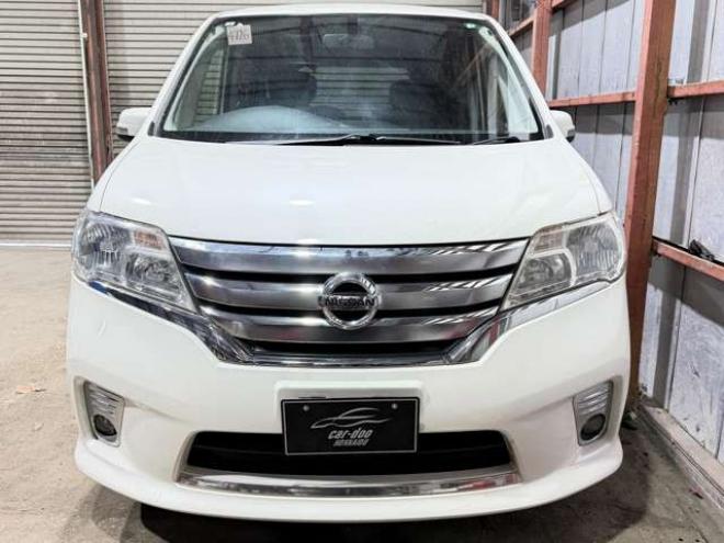 セレナ2.0 ハイウェイスター 4WD　防錆塗装4WD 2000