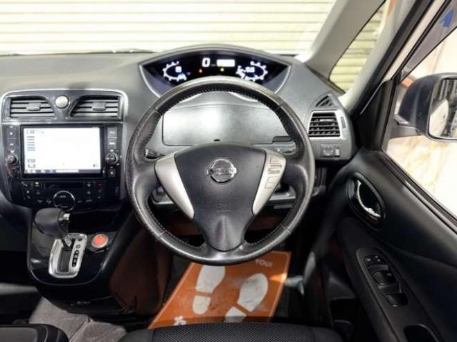 セレナ2.0 ハイウェイスター 4WD　防錆塗装4WD 2000