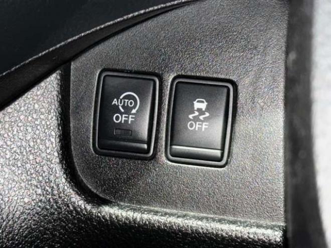 セレナ2.0 ハイウェイスター 4WD　防錆塗装4WD 2000