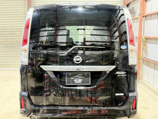 セレナ2.0 ライダー Jパッケージ 4WD　防錆塗装4WDTVナビBカメETC夏冬タイヤ 2000