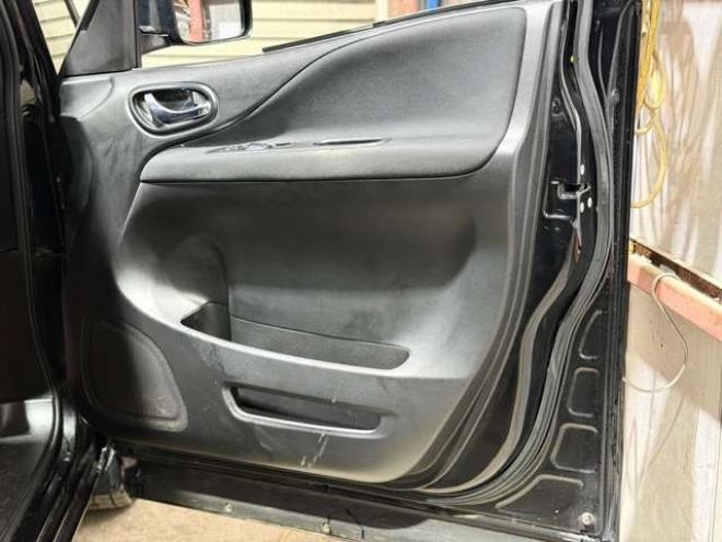 セレナ2.0 ライダー Jパッケージ 4WD　防錆塗装4WDTVナビBカメETC夏冬タイヤ 2000