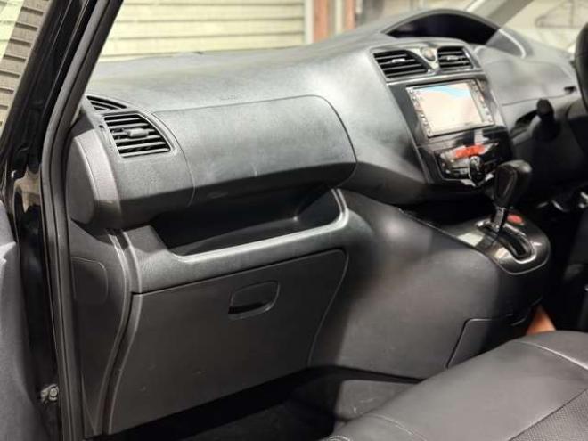 セレナ2.0 ライダー Jパッケージ 4WD　防錆塗装4WDTVナビBカメETC夏冬タイヤ 2000