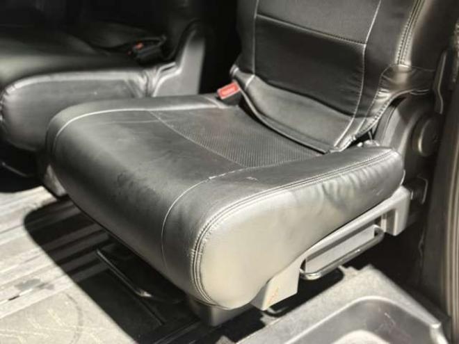 セレナ2.0 ライダー Jパッケージ 4WD　防錆塗装4WDTVナビBカメETC夏冬タイヤ 2000