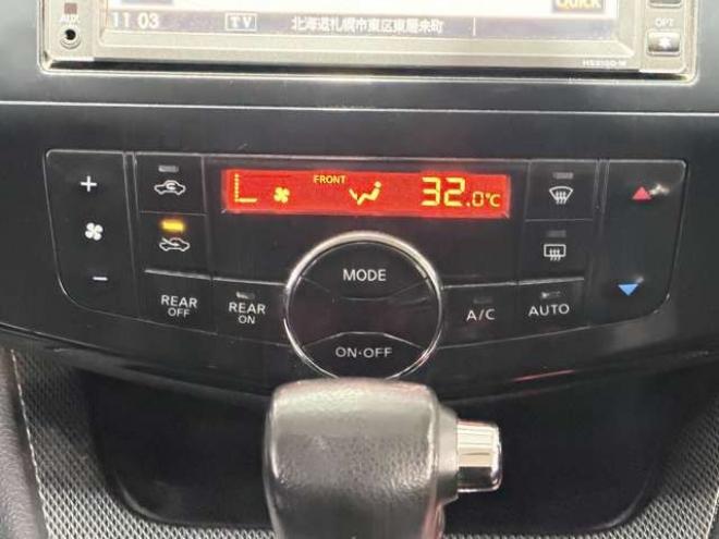 セレナ2.0 ライダー Jパッケージ 4WD　防錆塗装4WDTVナビBカメETC夏冬タイヤ 2000