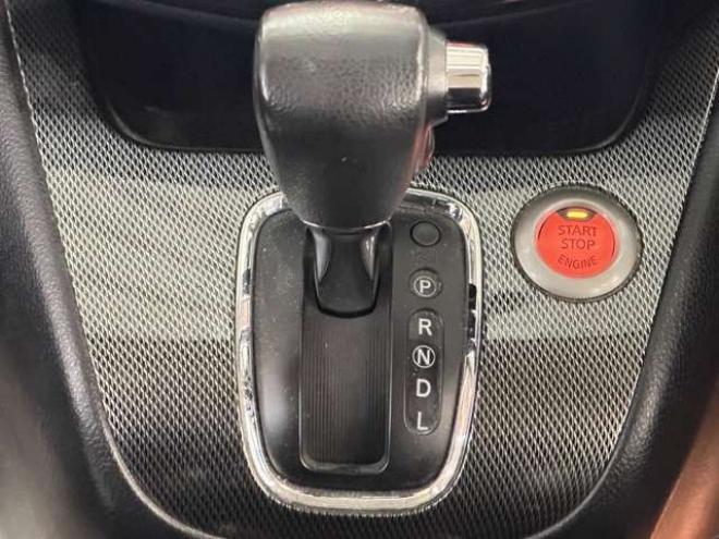 セレナ2.0 ライダー Jパッケージ 4WD　防錆塗装4WDTVナビBカメETC夏冬タイヤ 2000