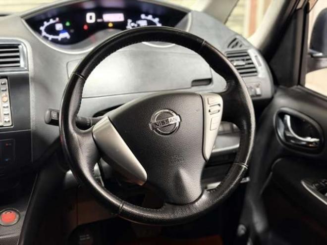 セレナ2.0 ライダー Jパッケージ 4WD　防錆塗装4WDTVナビBカメETC夏冬タイヤ 2000