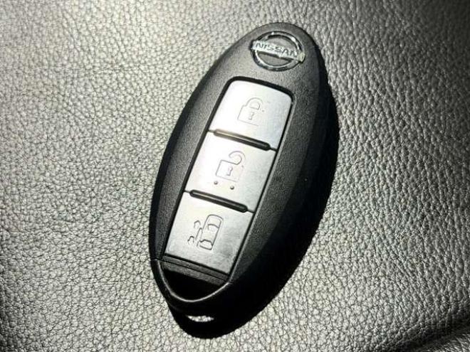 セレナ2.0 ライダー Jパッケージ 4WD　防錆塗装4WDTVナビBカメETC夏冬タイヤ 2000