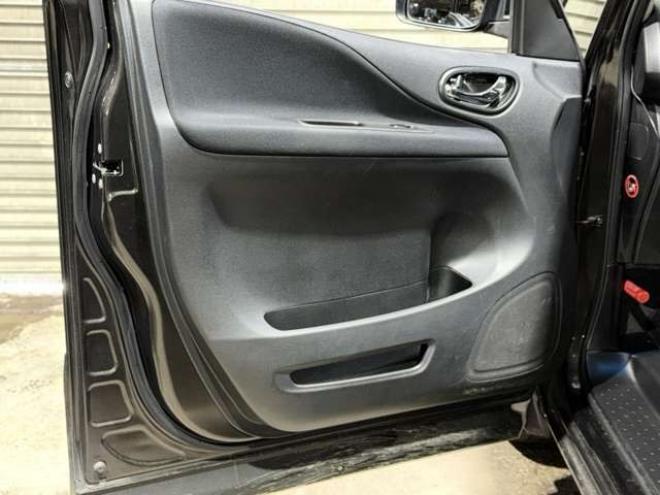 セレナ2.0 ハイウェイスター アドバンストセーフティ パッケージ 4WD　防錆塗装4WD 2000