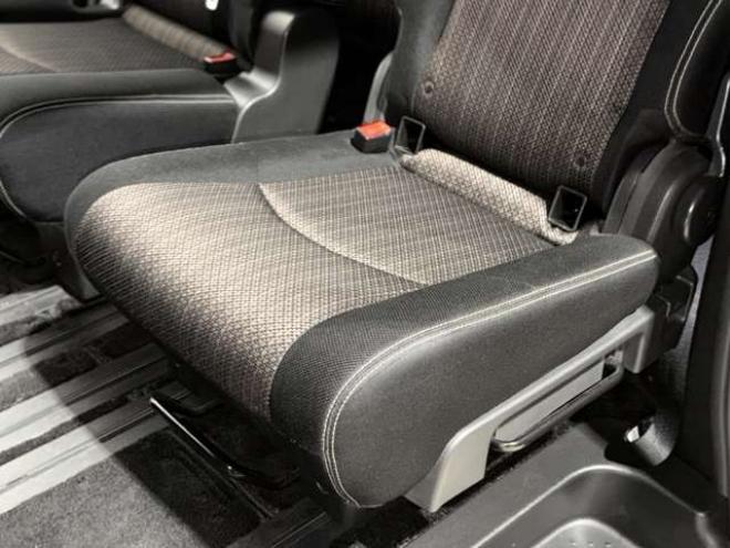 セレナ2.0 ハイウェイスター アドバンストセーフティ パッケージ 4WD　防錆塗装4WD 2000