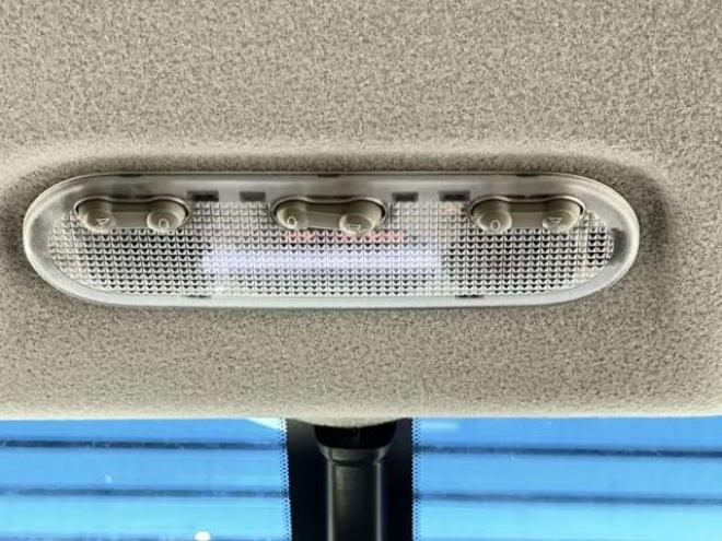 セレナ2.0 ハイウェイスター アドバンストセーフティ パッケージ 4WD　防錆塗装4WD 2000