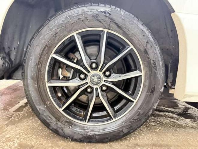 セレナ2.0 ハイウェイスター 4WD　防錆塗装4WDスマキー 2000