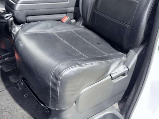 セレナ2.0 ハイウェイスター 4WD　防錆塗装4WDスマキー 2000