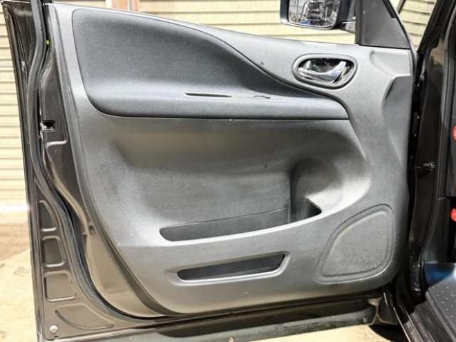 セレナ2.0 ハイウェイスター アドバンストセーフティ パッケージ 4WD　防錆塗装4WDTVナビBカメ後席モニタ夏冬タイヤ 2000