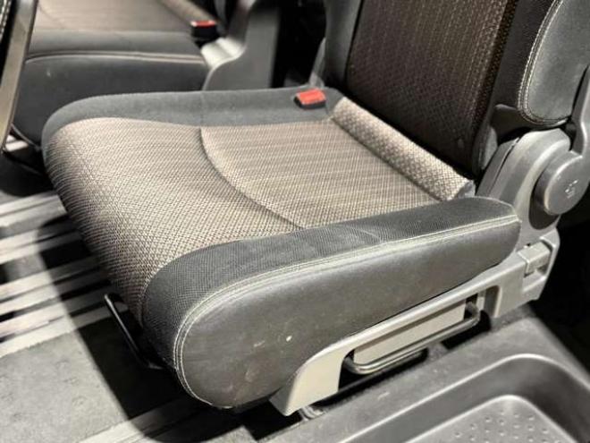 セレナ2.0 ハイウェイスター アドバンストセーフティ パッケージ 4WD　防錆塗装4WDTVナビBカメ後席モニタ夏冬タイヤ 2000