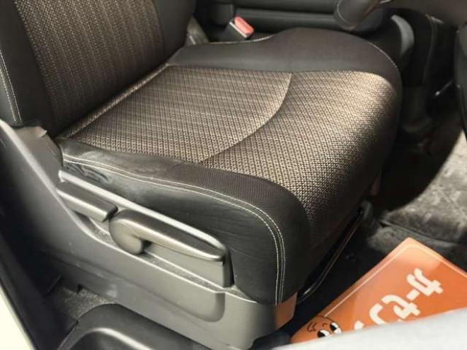 セレナ2.0 ハイウェイスター Vセレクション+Safety 4WD　防錆塗装4WDTVナビBカメエンスタ後席モニタ 2000