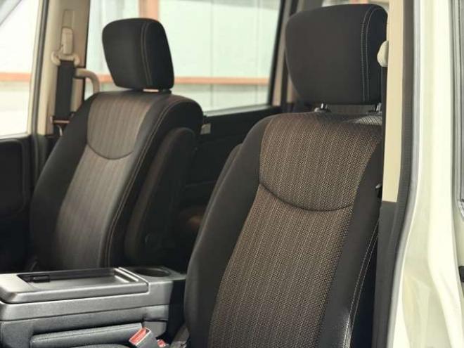 セレナ2.0 ハイウェイスター Vセレクション+Safety 4WD　防錆塗装4WDTVナビBカメエンスタ後席モニタ 2000