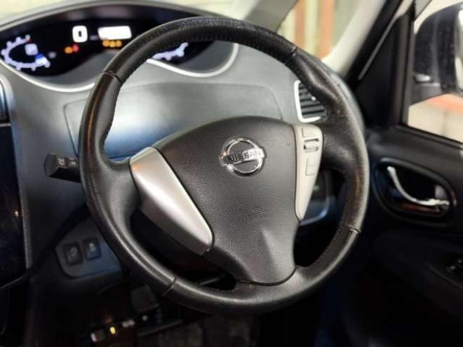 セレナ2.0 ハイウェイスター Vセレクション+Safety 4WD　防錆塗装4WDTVナビBカメエンスタ後席モニタ 2000