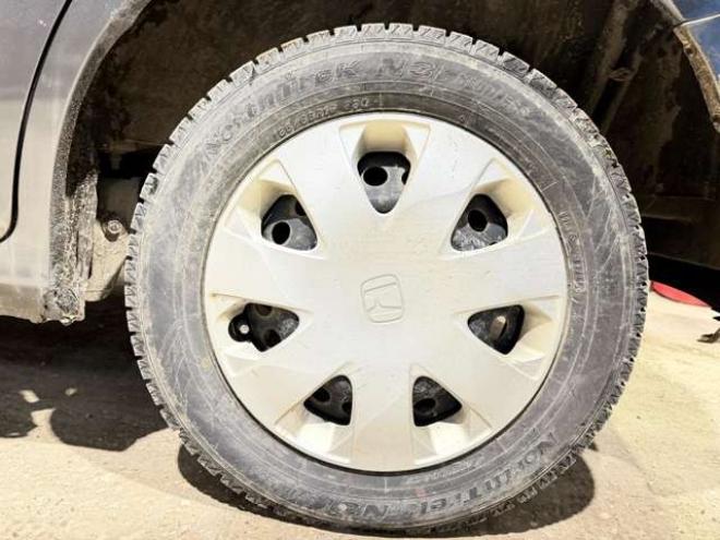 フリード1.5 G エアロ 4WD　防錆塗装4WDキーレスCDエンスタETC夏冬タイヤ 1500