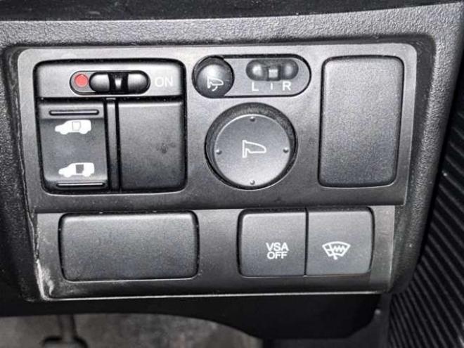 フリード1.5 G エアロ 4WD　防錆塗装4WDキーレスCDエンスタETC夏冬タイヤ 1500