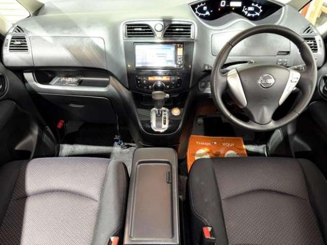 セレナ2.0 ハイウェイスター 4WD　防錆塗装4WDTVナビBカメ後席モニタETCドラレコ 2000