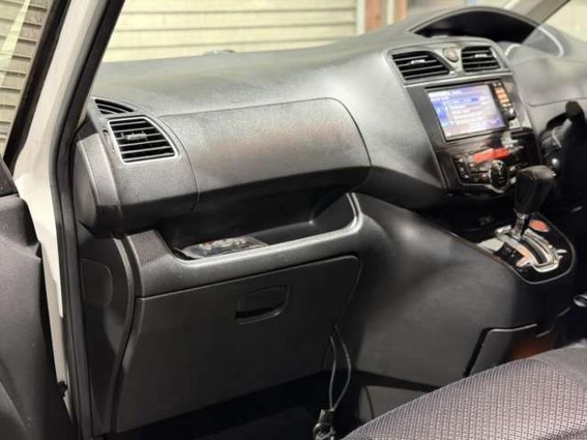 セレナ2.0 ハイウェイスター 4WD　防錆塗装4WDTVナビBカメ後席モニタETCドラレコ 2000