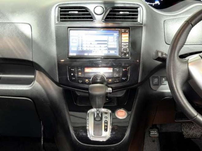 セレナ2.0 ハイウェイスター 4WD　防錆塗装4WDTVナビBカメ後席モニタETCドラレコ 2000