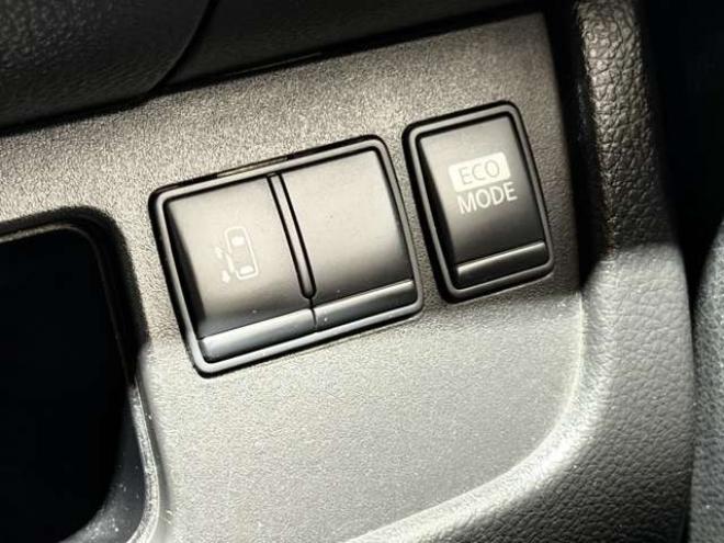 セレナ2.0 20S アンシャンテ 送迎タイプ オートステップ仕様 4WD　防錆塗装4WDスマキーCD 2000