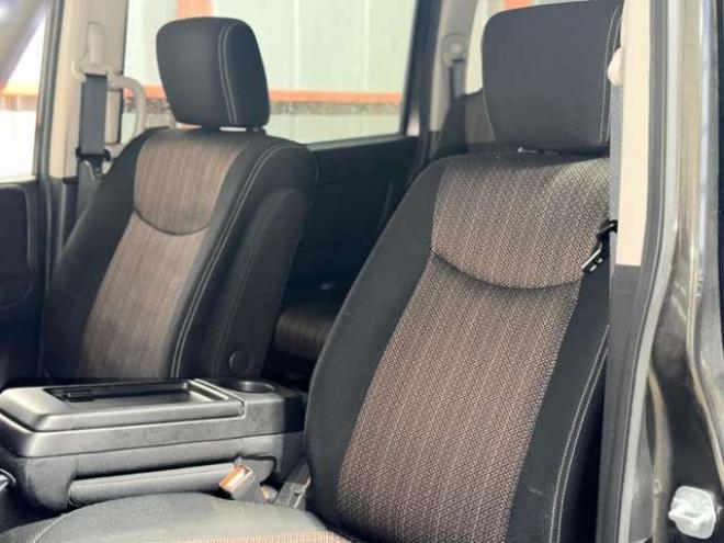 セレナ2.0 ハイウェイスター 4WD　防錆塗装4WDTVナビ 2000