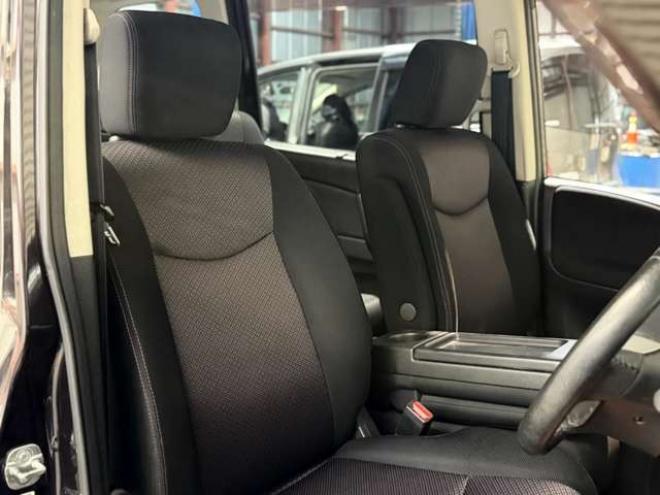 セレナ2.0 ハイウェイスター 4WD　防錆塗装4WDTVナビBカメエンスタ夏冬タイヤ 2000