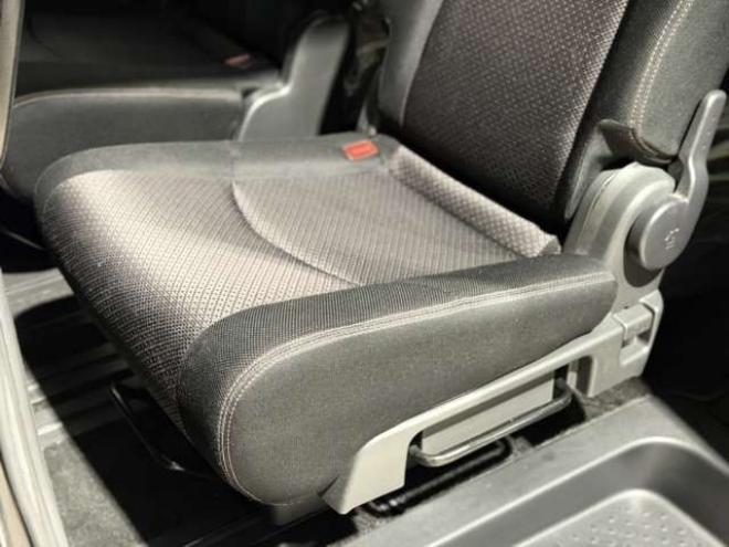 セレナ2.0 ハイウェイスター 4WD　防錆塗装4WDTVナビBカメエンスタ夏冬タイヤ 2000