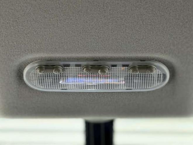 セレナ2.0 ハイウェイスター 4WD　防錆塗装4WDTVナビBカメエンスタ夏冬タイヤ 2000