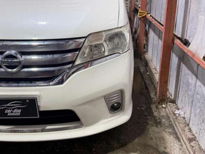 セレナ2.0 ハイウェイスター 4WD　防錆塗装4WDTVナビBカメ 2000