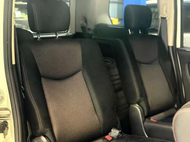 セレナ2.0 ハイウェイスター 4WD　防錆塗装4WDTVナビBカメ 2000