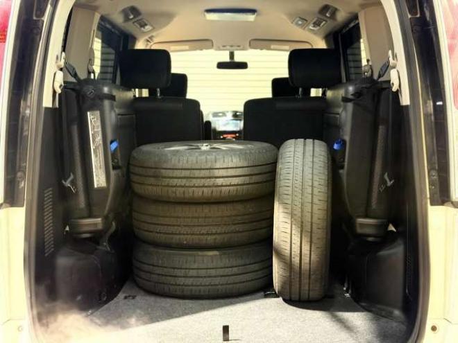 セレナ2.0 ハイウェイスター 4WD　防錆塗装4WDTVナビBカメ 2000