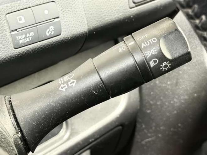 セレナ2.0 ハイウェイスター 4WD　防錆塗装4WDTVナビBカメ 2000