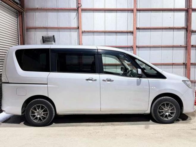 セレナ2.0 20X 4WD　防錆塗装4WDTVナビBカメ後席モニタ 2000