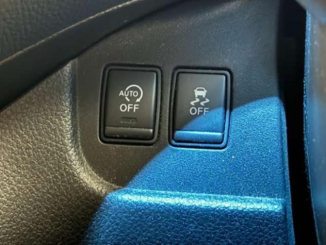 セレナ2.0 20X 4WD　防錆塗装4WDラジオナビETC 2000