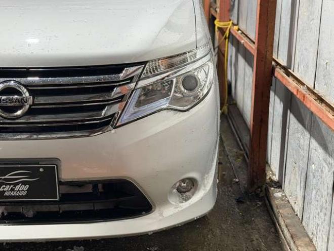 セレナ2.0 20S 4WD　防錆塗装4WDキーレスCDETC夏冬タイヤ 2000