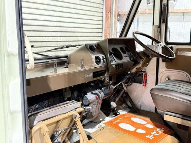 クイックデリバリークイックデリバリー　全塗装車キッチンカーレンタカーアップ 2WD 2400